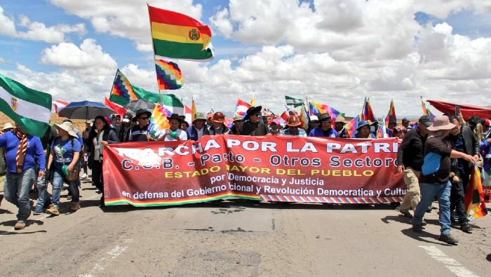 En su segundo día de manifestación, los grupos sociales que apoyan al Gobierno de Luis Arce buscan afianzar la unidad.