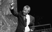 Mandela falleció el 5 de diciembre de 2013, suceso que causó conmoción a millones de personas en el mundo que siguen su ejemplo de lucha social.