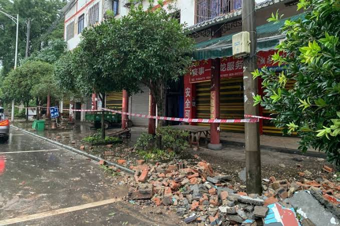 El sismo no provocó interrupciones en el servicio eléctrico ni las telecomunicaciones en el distrito de Ninglang, el más afectado.