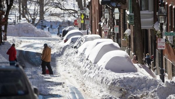 Han sido muchas las ciudades, sobre todo de la costa este, que han necesitado la movilización de maquinaria para remover las grandes cantidades de nieve.