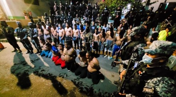 Policía salvadoreña captura a casi 600 pandilleros | Noticias | teleSUR