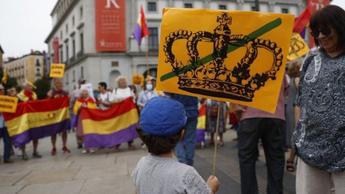 En la protestas de Madrid, los manifestantes portaban carteles que decían: 