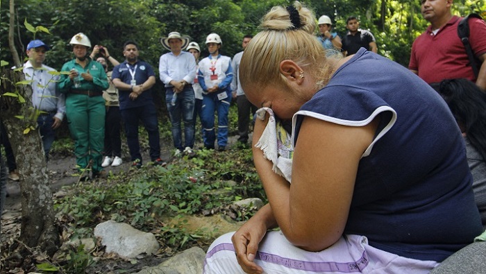 Muere trabajador rescatado tras explosión en mina de Colombia | Noticias |  teleSUR
