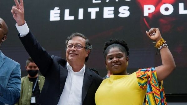 Gustavo Petro ganó la primera vuelta electoral en Colombia, el pasado domingo, pero no alcanzó el 50 por ciento necesario para ser declarado presidente en ese momento, por lo cual tendrá que enfrentar en balotaje a Rodolfo Hernández.