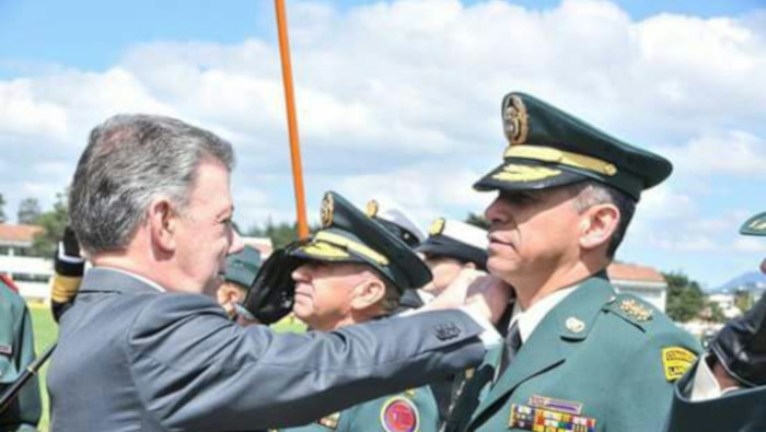 En 2017, el entonces presidente Juan Manuel Santos  ascendió a Montoya mayor general de tres soles