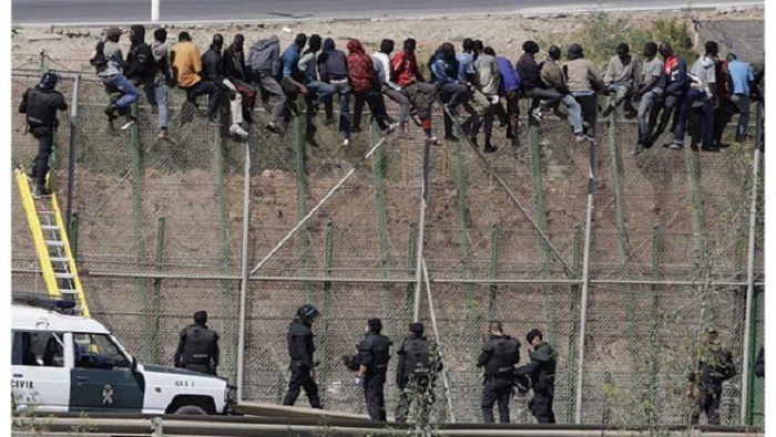 La mayoría de los capturados deberán regresar a su país, excepto los 130 que lograron llegar pasar la barrera.