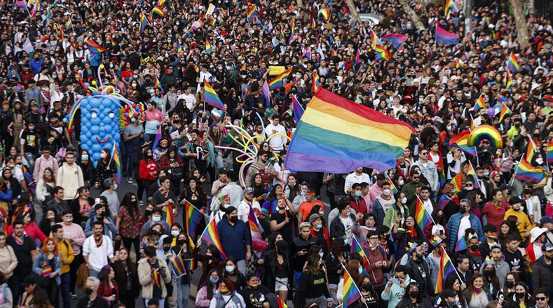 Celebran Día del Orgullo LGBTIQ+
