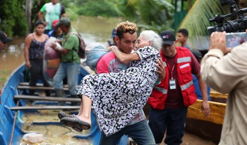 El desborde del río Escondido en el municipio nicaragüense de El Rama, provocó este domingo la evacuación de otras 122 familias.