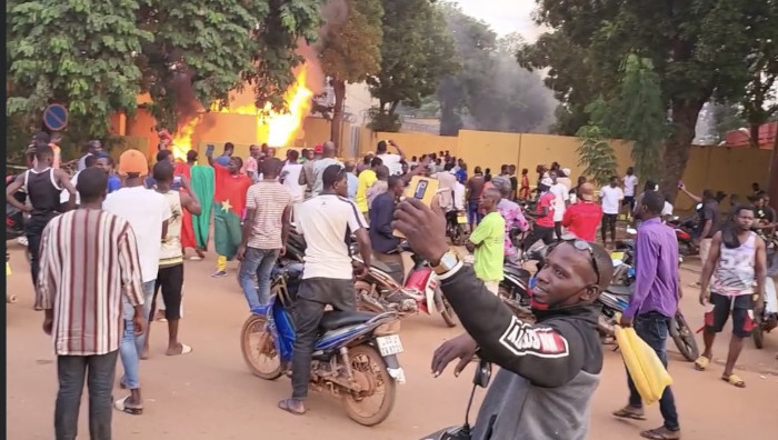 El capitán del ejército de Burkina Faso, Ibrahim Traore, dijo el domingo que la situación está bajo control en la capital.