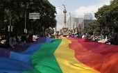 Activistas mexicanos celebran la aprobación para las personas del mismo sexo en el estado de Tabasco.