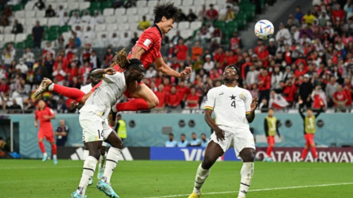 El fútbol africano ha resucitado tras una primera jornada más que gris y lanza un aviso a Uruguay, con la que se jugará el pase el viernes.