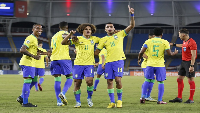 Brasil ganó con facilidad a Argentina tres goles por uno, alcanzando los seis puntos, siendo solo superado por Paraguay.