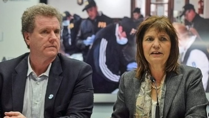 De acuerdo a versiones recientes, existen conversaciones previas entre el diputado y exministra de Seguridad Patricia Bullrich cada vez más comprometida en el atentado a Cristina.