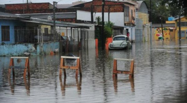 Sube a 13 cifra de muertos por paso de ciclón al sur de Brasil | Noticias | teleSUR