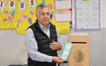 Cornejo encabeza la fórmula de Cambia Mendoza y se convirtió en el nuevo gobernador electo, con más de 10 puntos de diferencia respecto a Omar De Marchi.