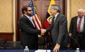 El mandatario ecuatoriano Guillermo Lasso y el representante estadounidense Dan Creenshaw en Washington,