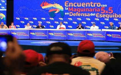 El jefe de Estado venezolano afirmó que llueva, truene o relampaguee los venezolanos participarán en la consulta popular del próximo 3 de diciembre.
