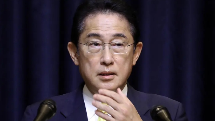 El premier japonés afirmó que la bancada “debe trabajar por recuperar con urgencia la confianza del público”.