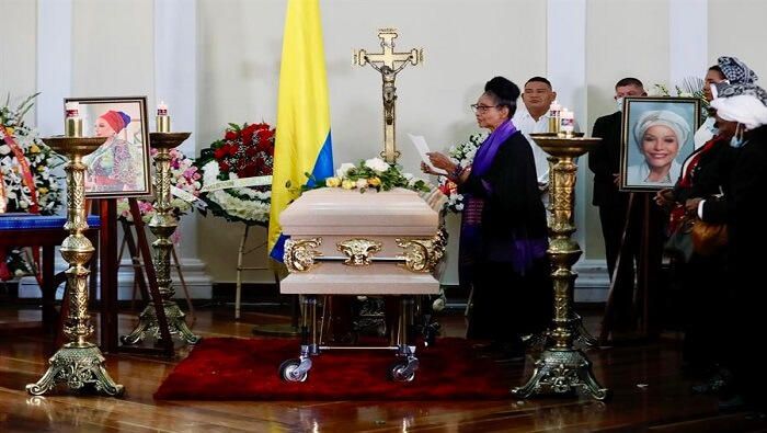 Diversas autoridades colombianas y de otros países acudieron al lugar para rendir homenaje a la senadora Piedad Córdoba.