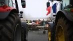 El domingo por la noche, el ministro del Interior, Gérald Darmanin, anunció que el lunes se movilizarían 15.000 policías para impedir la entrada de tractores "en París y las grandes ciudades".