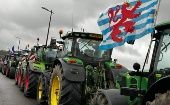 Durante toda la noche los tractores se han mantenido protestando bloqueando puertos, autovías y centros de distribución la protesta se mantiene las próximas jornadas con todas las asociaciones agrarias 