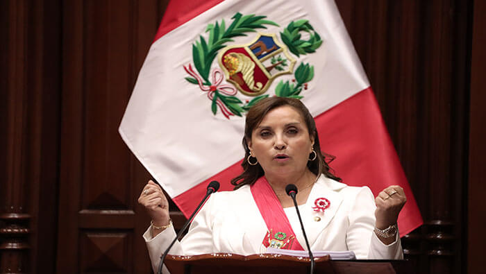 La presidenta Dina Boluarte anunció los cambios en su cartera de ministros en medio de escándalos políticos.