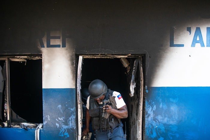 Las bandas armadas, que controlan amplias zonas Haití, anunciaron la semana pasada un esfuerzo conjunto para derrocar a Henry.