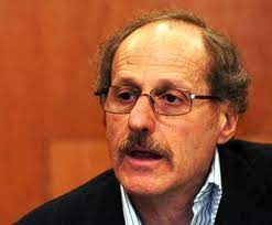 Claudio Katz es economista, del Consejo Nacional de Investigaciones Científicas y Técnicas (Conicet), profesor de la Universidad de Buenos Aires, miembro de Economistas de Izquierda y activista de derechos humanos.