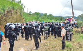 En Las Pampas y Palo Quemado, en Cotopaxi, se registró la violenta incursión policial y militar que reprimió y criminalizó a campesinas y campesinos por proteger su territorio de la amenaza minera. 