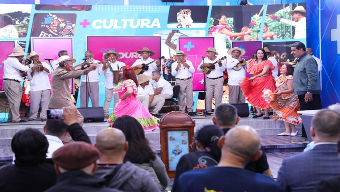 El cuatro venezolano, un instrumento emblemático de la música folklórica del país, fue declarado patrimonio cultural de Venezuela en 2013.