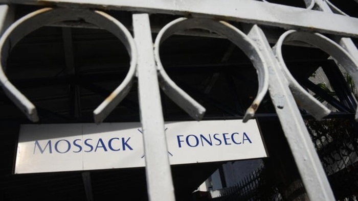 Las acusaciones señalan que la firma Mossack-Fonseca habría facilitado la creación de sociedades anónimas para el traslado de fondos destinados al pago de sobornos en el caso Lava Jato.