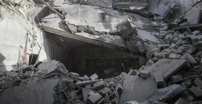 El viernes las Fuerzas Armadas de Ucrania bombardearon en el sector residencial de Tokmak varios edificios de apartamentos. 