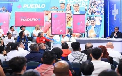 Sobre el referéndum y la consulta popular en Ecuador, el mandatario felicitó a la población por rechazar dos preguntas que implicaban la soberanía de la nación suramericana.