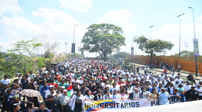 Estudiantes de la Universidad Bolivariana de Venezuela en Caracas (capital) hicieron un llamado al mundo para que exija el fin de los bombardeos en la Franja de Gaza.