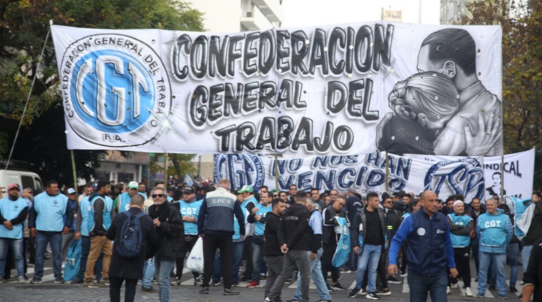 Bajo el lema "La Patria no se vende", la Confederación General del Trabajo (CGT) realizó una movilización este miércoles, pocos días antes del segundo paro nacional contra el Gobierno de Javier Milei.