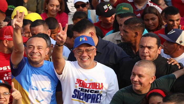 El dirigente recalcó que las movilizaciones son muestrs de que “Venezuela es un país que vive en paz, con alegría y esperanzado en el futuro”.