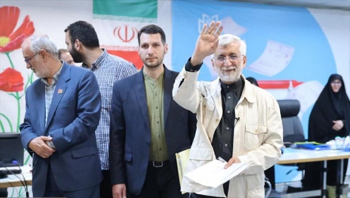 El exjefe negociador nuclear Said Yalili fue el primer político de peso en inscribirse para los comicios presidenciales del 28 de junio próximo.