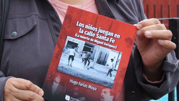 El acto fue en el Auditorium Paulo Freire en Santiago, la capítal chilena y el libro fue publicado el año pasado.