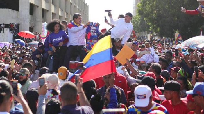 Nicolás Maduro protagoniza movilización popular en Zulia