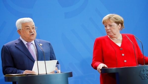 Merkel Abbas reuters